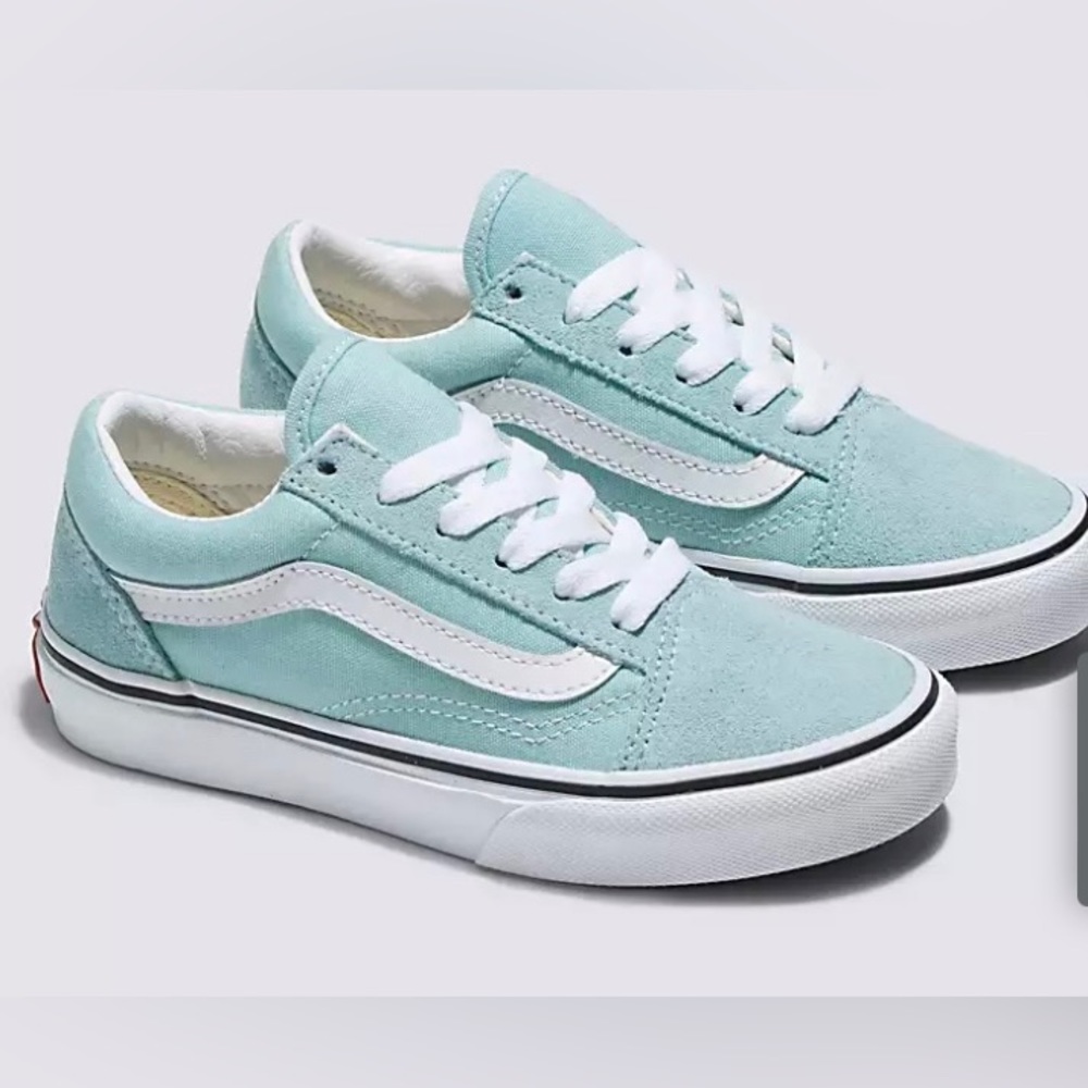 Vans kids old skool size 1 light blue